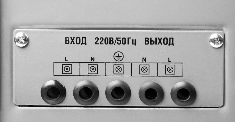 ЗУБР 5000ВА, 5 кВт, автоматический стабилизатор напряжения, Профессионал (59380-5) купить в Ханты-Мансийске
