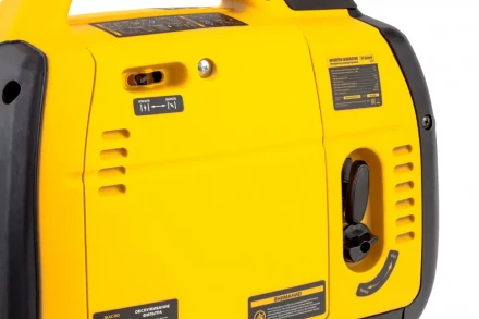 Генератор инверторный GT-2200iS, 2.2 кВт, 230 В, бак 4 л, закрытый корпус, ручной старт Denzel 94702 купить в Ханты-Мансийске