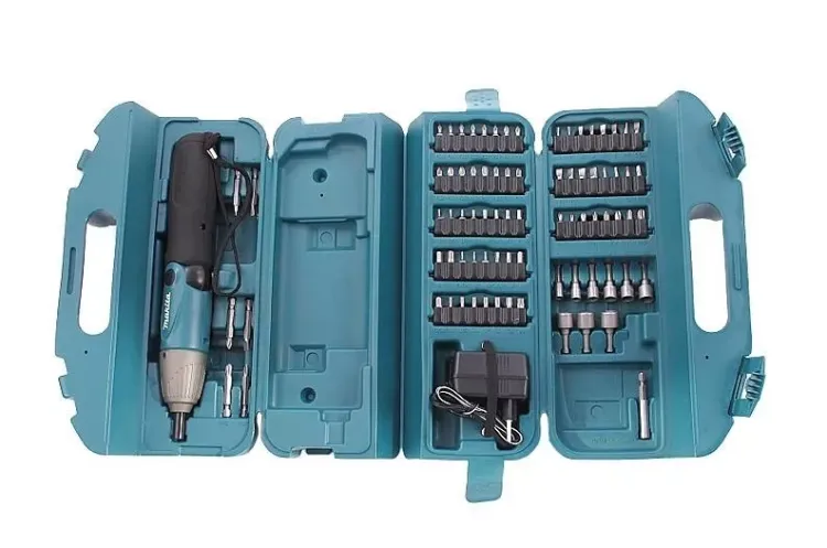 Отвертка Makita 6723DW с набором бит в кейсе купить в Ханты-Мансийске