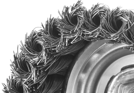 ЗУБР "ПРОФЕССИОНАЛ". Щетка чашечная для УШМ, плетеные пучки стальной проволоки 0,8мм, 65ммхМ14 35277-065_z02 купить в Ханты-Мансийске