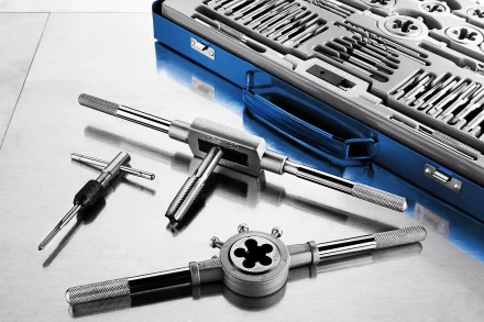 Наборы комплектных метчиков и плашек сталь Р6М5 серия ПРОФЕССИОНАЛ купить в Ханты-Мансийске