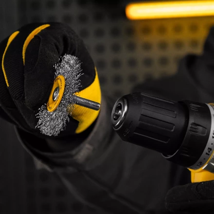 Щетка для дрели, 50 мм, Плоская, со шпилькой, нержавеющая витая проволока Denzel 744623 купить в Ханты-Мансийске