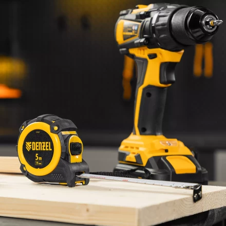 Рулетка Denzel 5м х 19мм, автоматич. фиксац., нейлон. покрытие, магнит. зацеп, двухстор. разметка, 31521 купить в Ханты-Мансийске