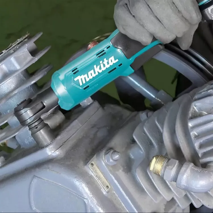 Аккумуляторный угловой гайковерт Makita WR100DZ (без АКБ и ЗУ) купить в Ханты-Мансийске