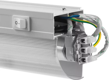 Светильник люминесцентный СВЕТОЗАР модель &quot;СЛУ-115&quot; с плафоном и выключателем, угловой, лампа Т8, 502x54x74мм, 15Вт SV-57587-15 купить в Ханты-Мансийске