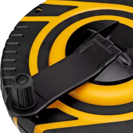 Рулетка геодезическая Denzel 20 м х 15 мм, закрытый корпус, фиберглассовая лента, 31290 купить в Ханты-Мансийске