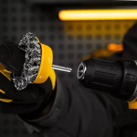 Щетка для дрели Denzel, 65 мм, Чашка, со шпилькой, нержавеющая крученая проволока 744643 купить в Ханты-Мансийске