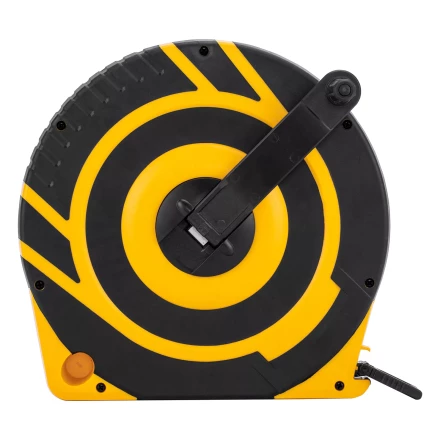 Рулетка геодезическая 50 м х 15 мм  Denzel 31292, закрытый корпус, фиберглассовая лента купить в Ханты-Мансийске