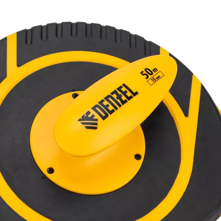 Рулетка геодезическая 50 м х 15 мм  Denzel 31292, закрытый корпус, фиберглассовая лента купить в Ханты-Мансийске