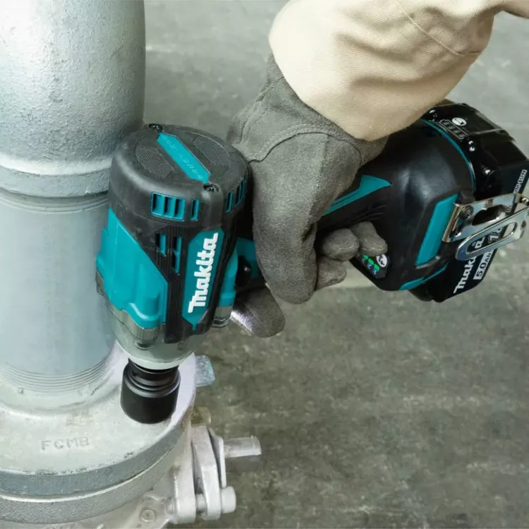 Аккумуляторный ударный гайковерт Makita DTW300Z (без АКБ и ЗУ) купить в Ханты-Мансийске