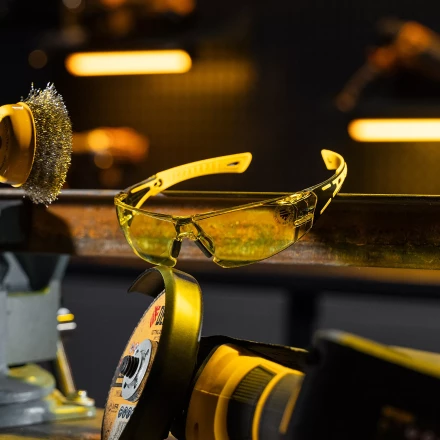 Очки защитные открытые Denzel 89192, поликарбонатные, желтая линза, 2х комп.дужки купить в Ханты-Мансийске