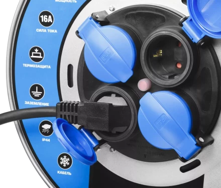 Удлинитель ЗУБР &quot;ПРОФИ&quot; на металл катушке, КГ 3х1,5кв мм, морозостойкий, 4 гнезда, IP44, макс мощность 3500Вт, 50м 55085-50 купить в Ханты-Мансийске