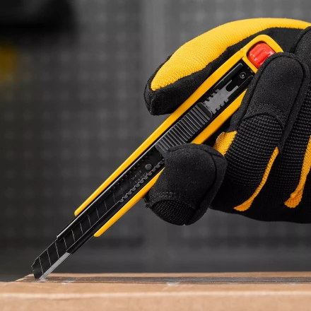 Нож Denzel, 9 мм, сменное лезвие, SK4, алюминиевый корпус, торцевой зажим, 78901 купить в Ханты-Мансийске