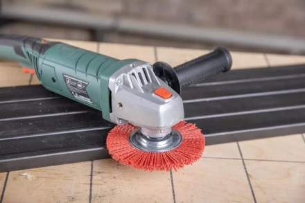 Кордщетка HAMMER плоская 125мм для УШМ нейлон (207-115) купить в Ханты-Мансийске