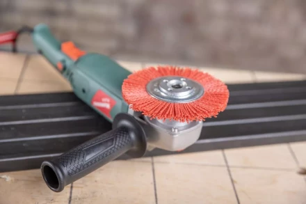 Кордщетка HAMMER плоская 125мм для УШМ нейлон (207-115) купить в Ханты-Мансийске