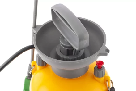 Опрыскиватель усиленный помповый 5 л с шлангом разбрызгивателем PALISAD LUXE 64757 купить в Ханты-Мансийске