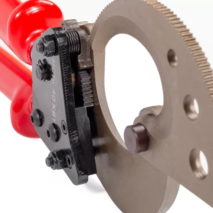 Секторные ножницы диэлектрические КВТ НСТи-40 для резки кабелей до 40 мм, проводов АС со стальным сердечником и прутков из низкоуглеродистой стали (84395) купить в Ханты-Мансийске