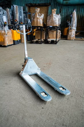 Тележка гидравлическая оцинкованная 2500 кг 1150 мм нейлоновые колеса XILIN BFG 1025410 купить в Ханты-Мансийске