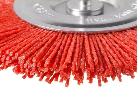 ЗУБР &quot;ПРОФЕССИОНАЛ&quot;. Щетка дисковая для дрели, нейлоновая проволока с абразивным покрытием, 75мм 35161-075_z02 купить в Ханты-Мансийске