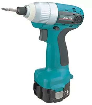 Аккумуляторный ударный шуруповёрт Makita 6980FDWAE купить в Ханты-Мансийске