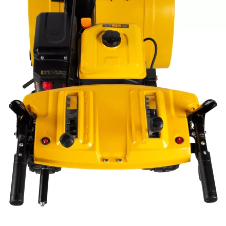 Бензиновая снегоуборочная машина SBL 711D PRO, 302cc, эл.старт, фара, обогрев, блок. дифф.// Denzel 97655 купить в Ханты-Мансийске