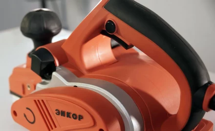 Электрорубанок РЭ-780/82 (подставка в комплекте) 50210 купить в Ханты-Мансийске