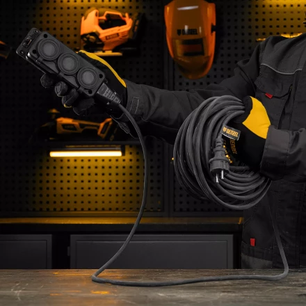 Удлинитель-шнур силовой Denzel Top Series, КГТТ, 20м, 3 розетки, 3 x 1,5 мм, 3 м 37422 купить в Ханты-Мансийске