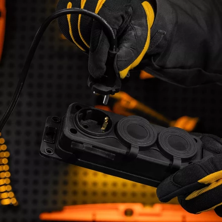 Удлинитель-шнур силовой Denzel Top Series, КГТТ, 20м, 3 розетки, 3 x 1,5 мм, 3 м 37422 купить в Ханты-Мансийске