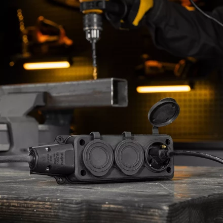 Удлинитель-шнур силовой Denzel Top Series, КГТТ, 20м, 3 розетки, 3 x 1,5 мм, 3 м 37422 купить в Ханты-Мансийске