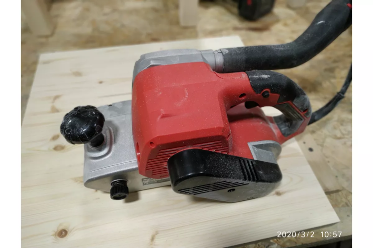 Ленточная шлифмашина Makita M9400 купить в Ханты-Мансийске