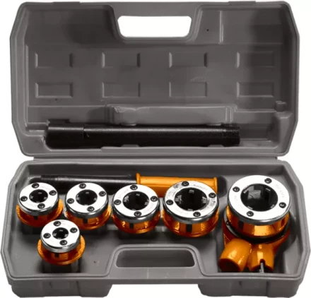 Набор клуппов 1/4&quot;-3/8&quot;-1/2&quot;-3/4&quot;-1&quot;-1, 25&quot; + плашкодержатель с трещоткой, 9 предм  SPARTA 773355 купить в Ханты-Мансийске