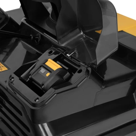 Снегоуборочная машина аккумуляторная, ESB-560Li, 560 мм, 40В, 2 АКБ 5 Ач, ЗУ, метал. шнек Denzel 97639 купить в Ханты-Мансийске