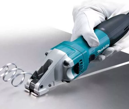 Шлицевые ножницы по металлу Makita JS1601 купить в Ханты-Мансийске