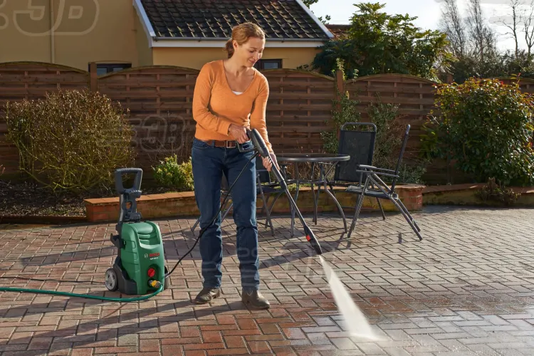 Минимойка-мойка высокого давления Bosch AQT 35-12 PLUS купить в Ханты-Мансийске