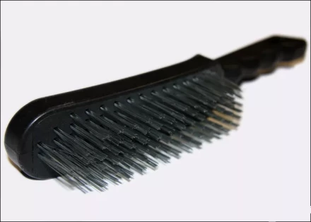 Щетка 5-рядная металлическая с пластмассовой ручкой  SPARTA 748675 купить в Ханты-Мансийске