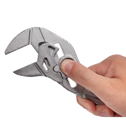 Клещи переставные — гаечный ключ КВТ 180 мм с кнопочной самофиксацией (82147) купить в Ханты-Мансийске