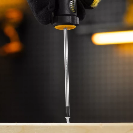 Отвертка, PH0х75 мм, S2, 3к рукоятка Denzel 121717 купить в Ханты-Мансийске