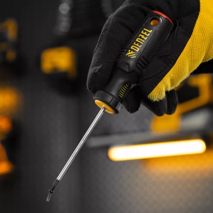 Отвертка, PH0х75 мм, S2, 3к рукоятка Denzel 121717 купить в Ханты-Мансийске