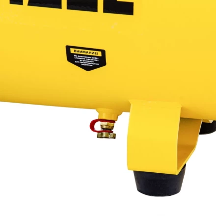 Компрессор воздушный прямой привод DC1700/50, 1.7 кВт, 50 литров, 260 л/мин Denzel 58164 купить в Ханты-Мансийске