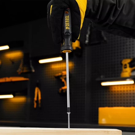 Отвертка, PH2х150 мм, S2, 3к рукоятка Denzel 121807 купить в Ханты-Мансийске