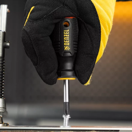 Отвертка, PH2х38 мм, S2, 3к рукоятка Denzel 121867 купить в Ханты-Мансийске
