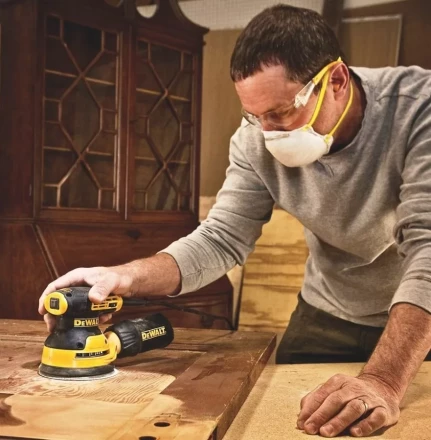 Шлифмашина ЭШМ DeWalt DWE6423 купить в Ханты-Мансийске