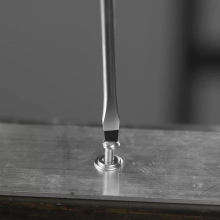 Отвертка, SL4х100 мм, S2, 3к рукоятка Denzel 121927 купить в Ханты-Мансийске