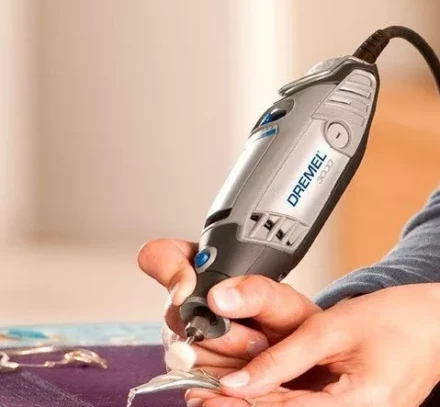 Многофункциональный инструмент 3000 S Xmas 2017 Dremel купить в Ханты-Мансийске