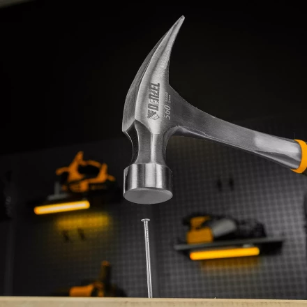 Молоток-гвоздодер 560 г Denzel 10424, цельнометаллический, двухкомпонентная рукоятка купить в Ханты-Мансийске