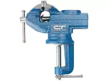 Тиски слесарные настольные поворотные ширина рабочих губок 65мм наковальня  СИБРТЕХ 18672 купить в Ханты-Мансийске