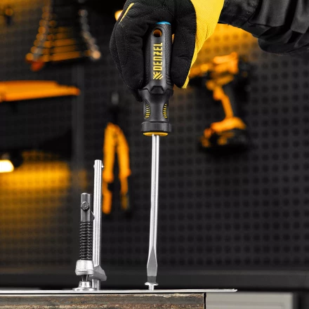 Отвертка Denzel, SL8x150 мм, S2, 3к рукоятка, 122007 купить в Ханты-Мансийске