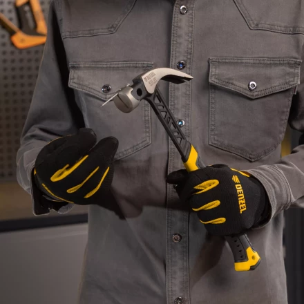 Молоток-гвоздодёр Denzel 10466, 450 г, цельнокованый,боек с магнитом, двухкомп. обрезин. рук-ка купить в Ханты-Мансийске