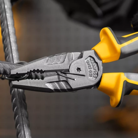 Плоскогубцы комбинированные 205 мм Denzel 17082, трехкомпонентные рукоятки купить в Ханты-Мансийске