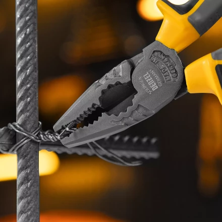 Плоскогубцы комбинированные 205 мм Denzel 17082, трехкомпонентные рукоятки купить в Ханты-Мансийске